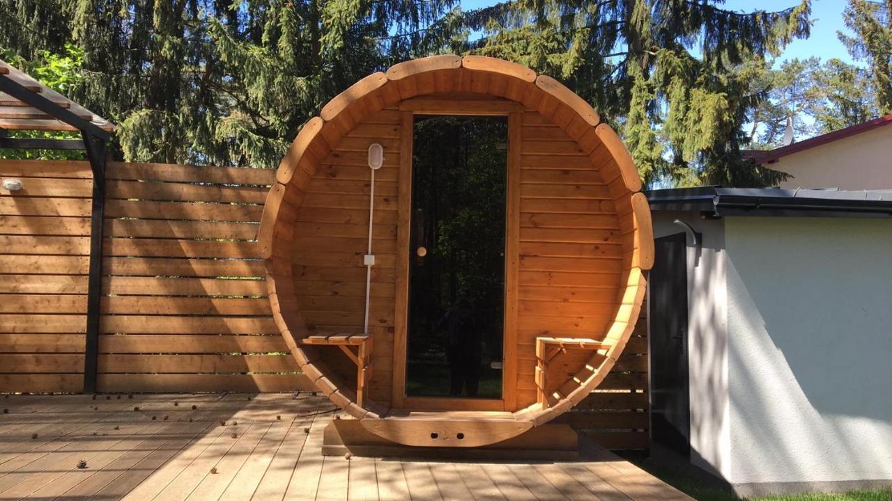 Luksusowa Willa Pod Lasem, Otwock - Shared Garden, Sauna, Wood Hot Tub! Hot Tub Seasonal! Luaran gambar